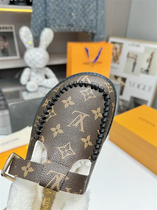 2025126104518230 300